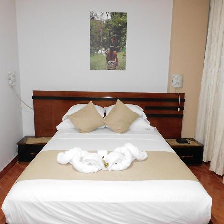 Hotel Tambopata Inn Puerto Maldonado Exteriör bild